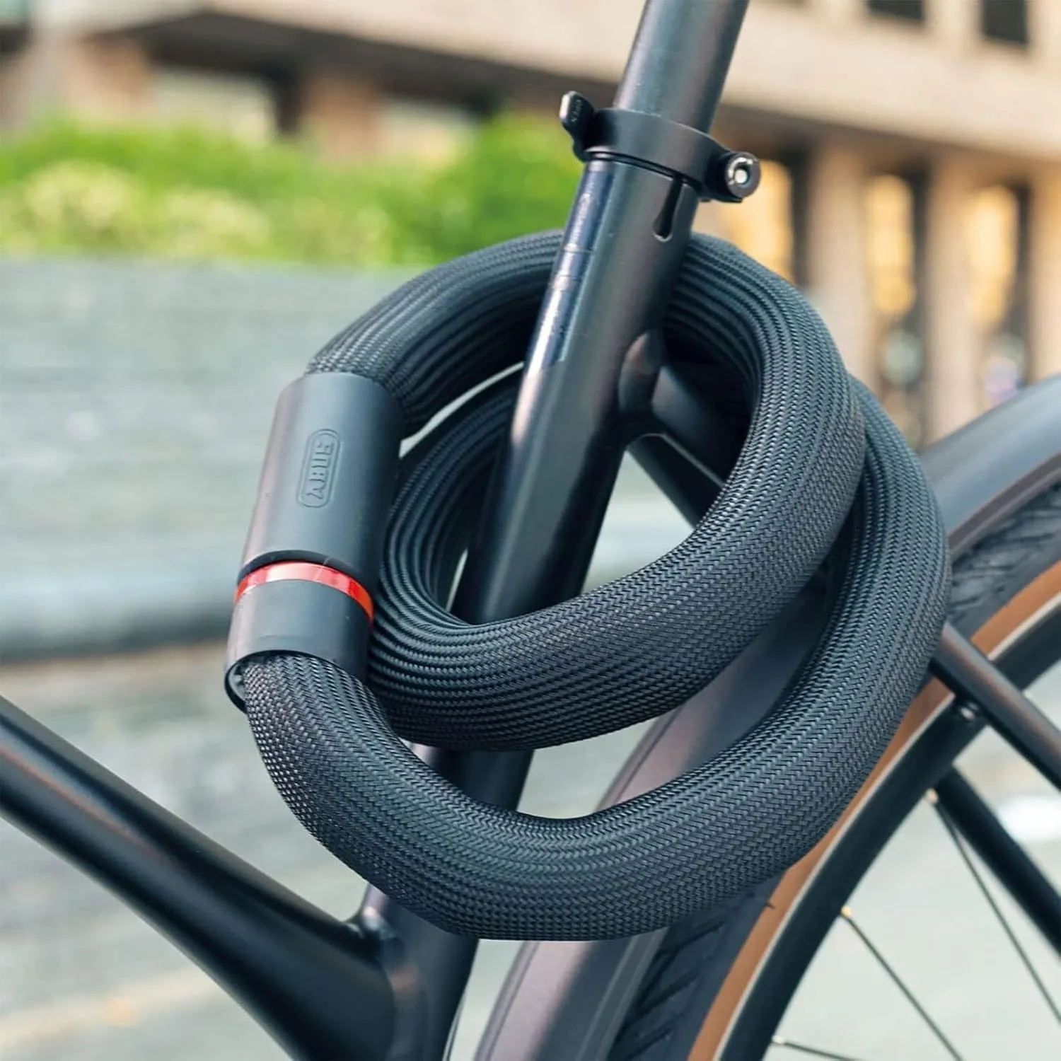 ABUS Goose Lock Chain Lock - Bendable, Rattle-Free Bicycle Lock Made of Hardened Steel - 6 mm Thick - 110 cm Long - with Key - ABUS Security Level 7 - Black