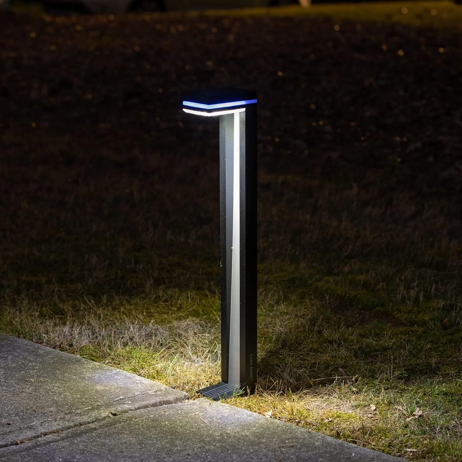 Gama Sonic Sentry Solar Outdoor Pathway Lamp, Heavy Duty Cast Aluminum, Modern Walkway Upright, Bright White 6000K 60 Lumen Blue Accent Light, Pack of 2, 92iP280082