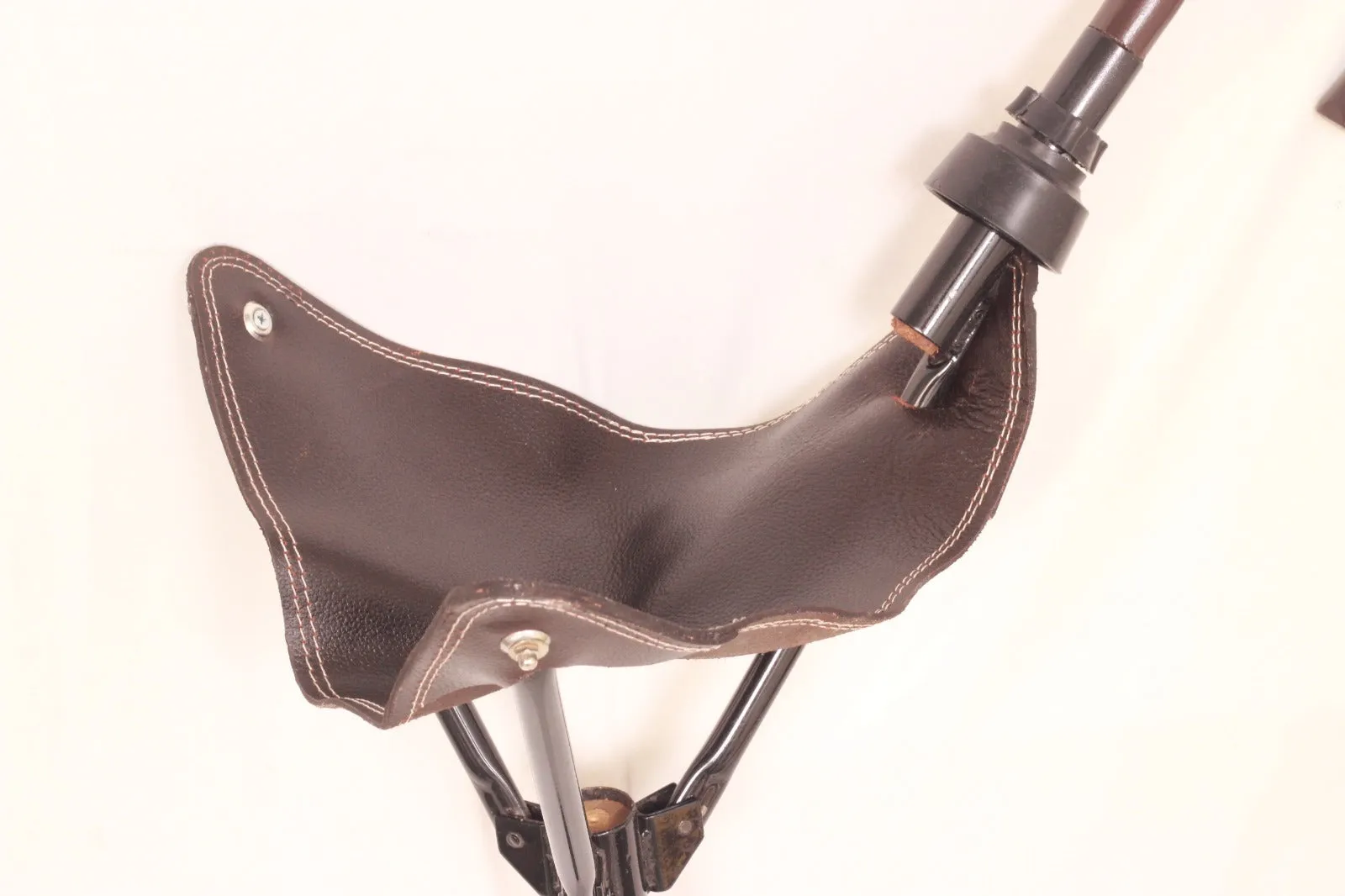 Genuine Leather Camping Stool | Folding Shooting Stick