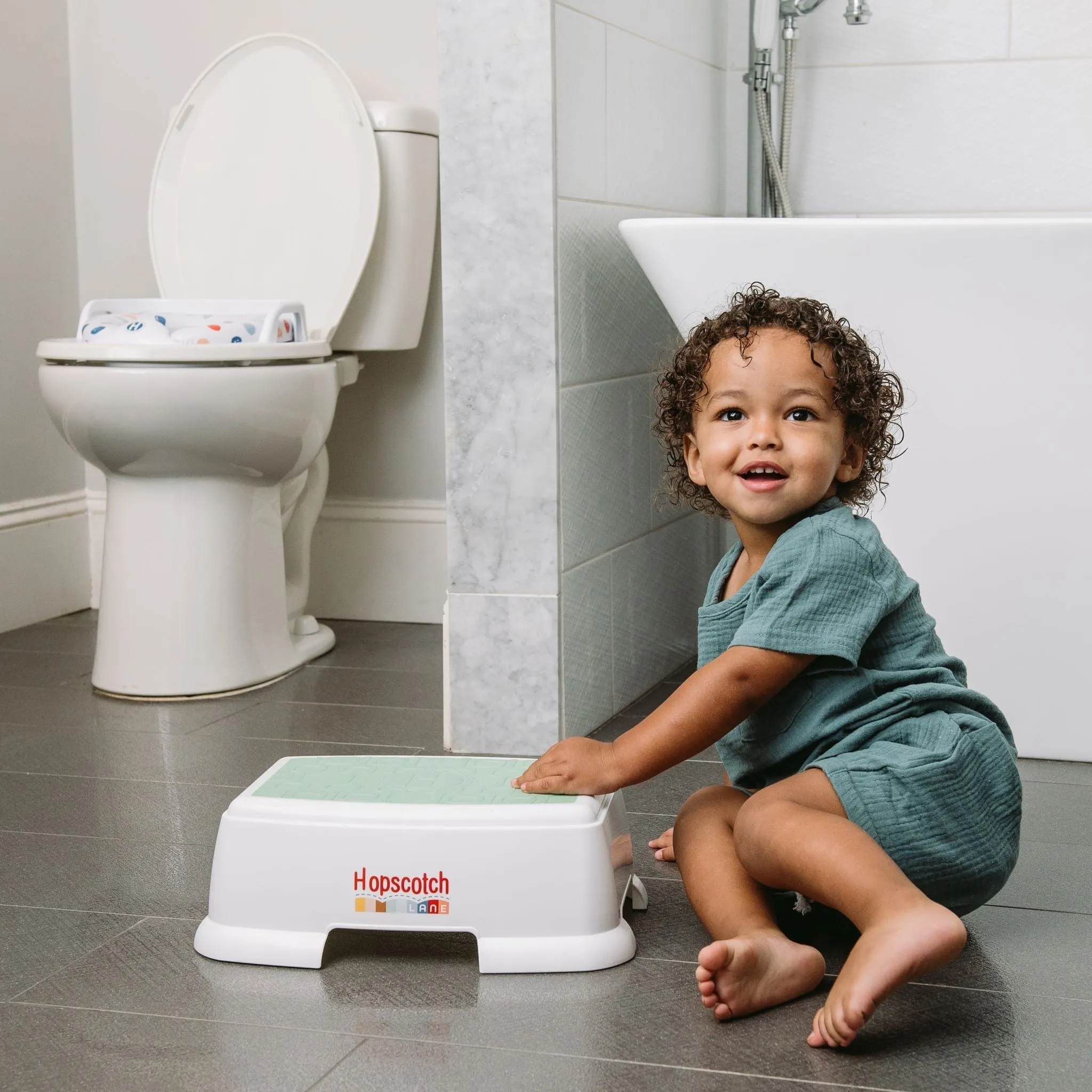 Hopscotch Lane 1-Step Stool for Kids - Unisex | Plastic