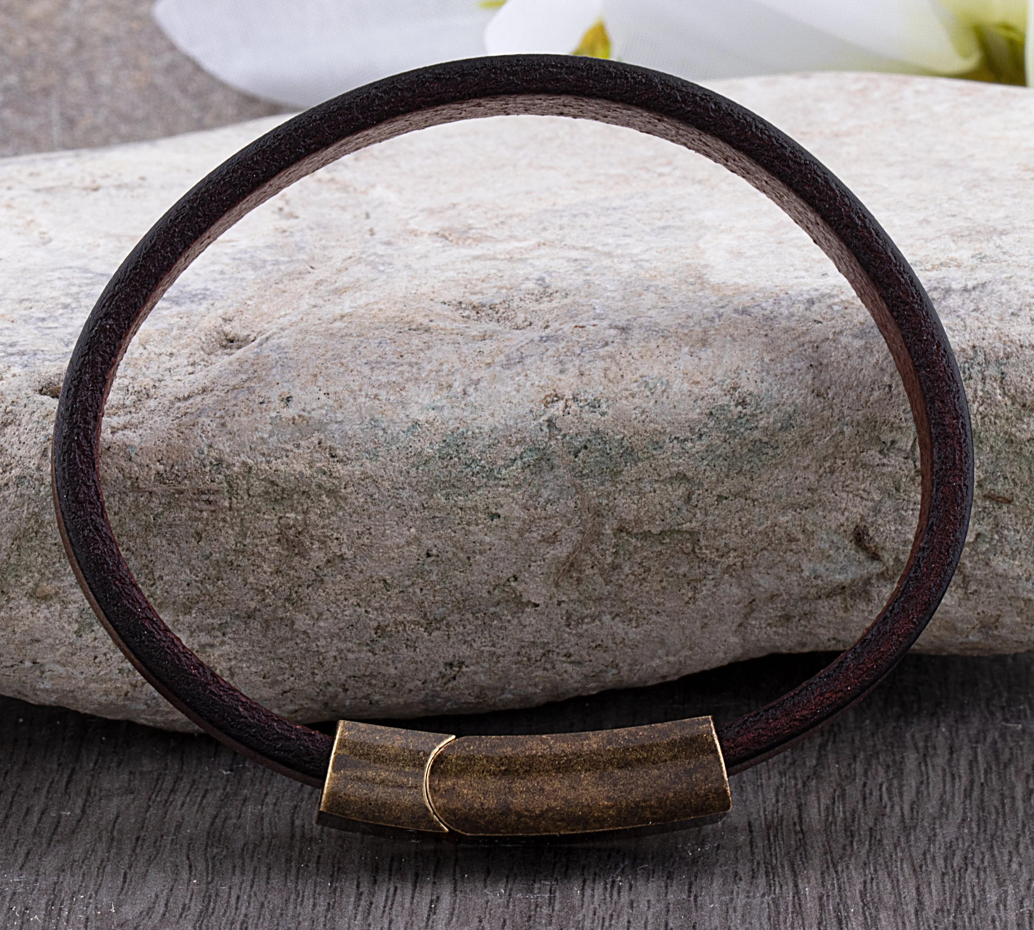Men's Brownish Red Leather Bracelet with Brass Clasp - SSLB008