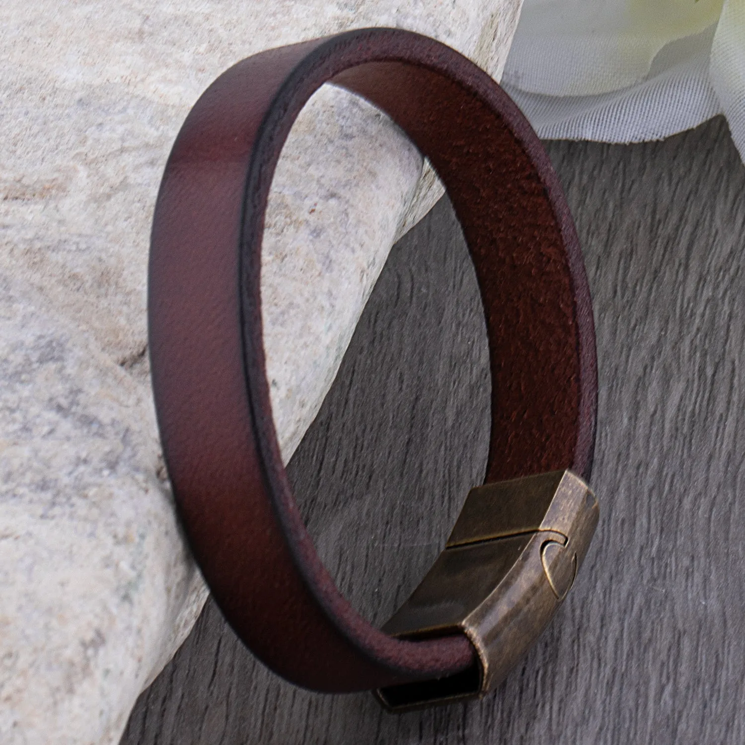 Men's Brownish Red Leather Bracelet with Brass Clasp - SSLB008
