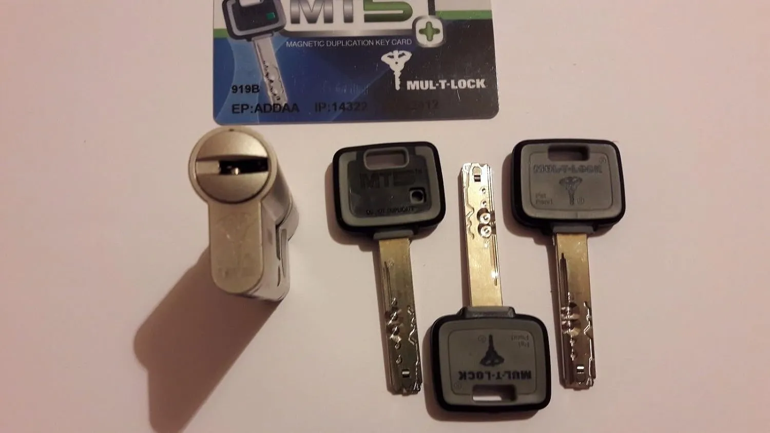 MUL-T-LOCK MT5  High Security Euro Cylinder Lock .3 Keys and ID Card (31/31)