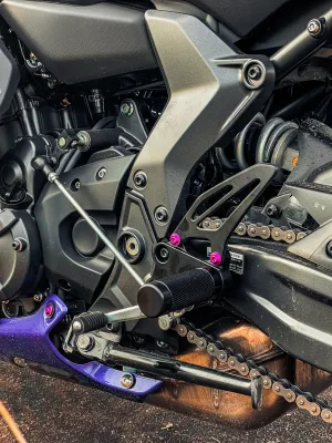Solid Rearsets for Yamaha R7