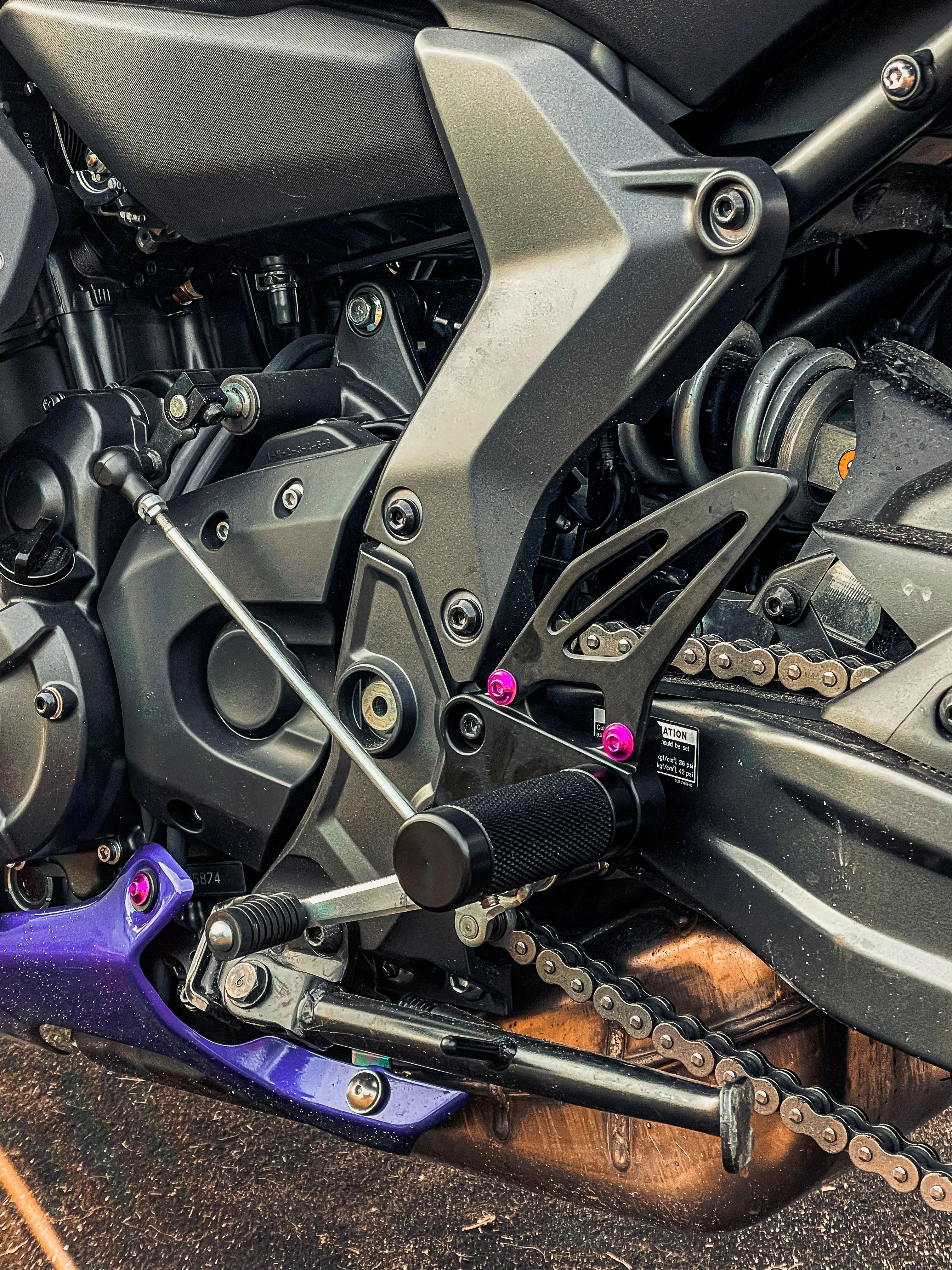 Solid Rearsets for Yamaha R7