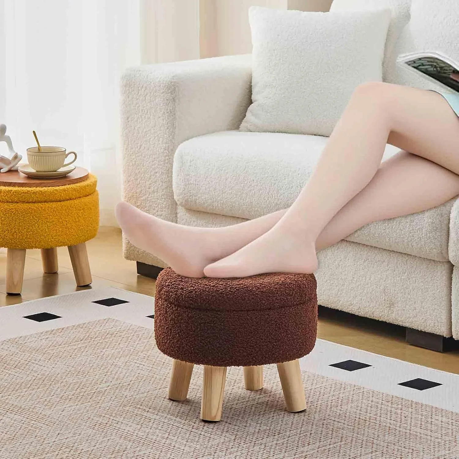 Wimarsbon Storage Ottoman, Modern Round Footrest with Soft Padded Seat, Teddy Velvet Footstool with Wood Legs, Accent Small Table or Plant Stand for Hallway, Living Room (Brown)
